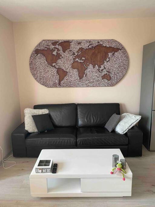 Sunny Spacious Apartment In A Great Location Kazanlak Ngoại thất bức ảnh