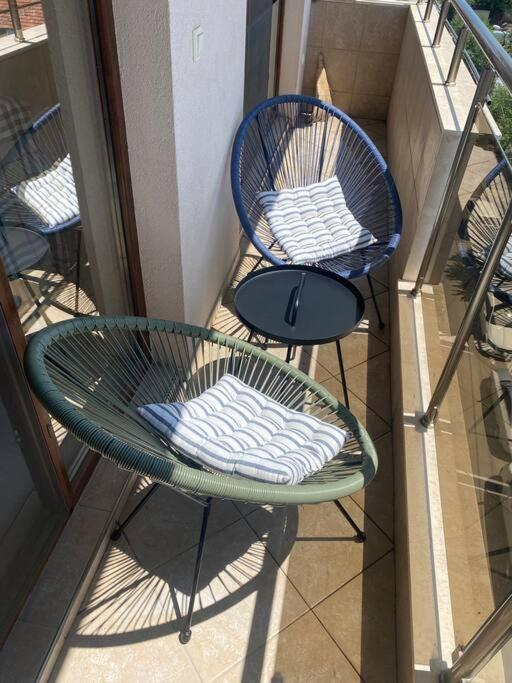 Sunny Spacious Apartment In A Great Location Kazanlak Ngoại thất bức ảnh