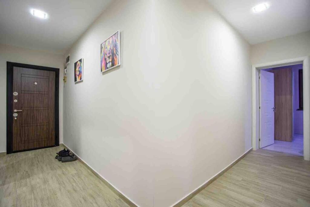 Sunny Spacious Apartment In A Great Location Kazanlak Ngoại thất bức ảnh