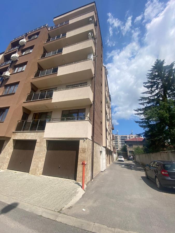 Sunny Spacious Apartment In A Great Location Kazanlak Ngoại thất bức ảnh
